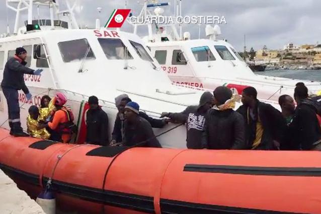 Des clandestins sauvés au large de Lampedusa