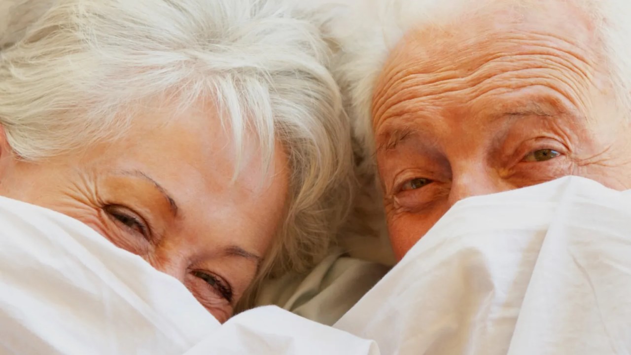 Sexualité des seniors : le sexe risqué pour les hommes âgés et pas bon pour leur cœur
