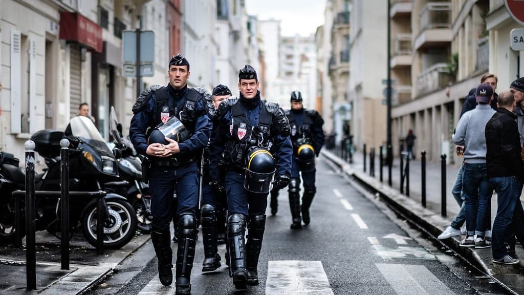 Attaque de la police de Paris : Quatre tués par un homme armé d’un couteau