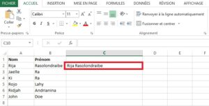 Comment combiner le texte de deux cellules Excel en une seule