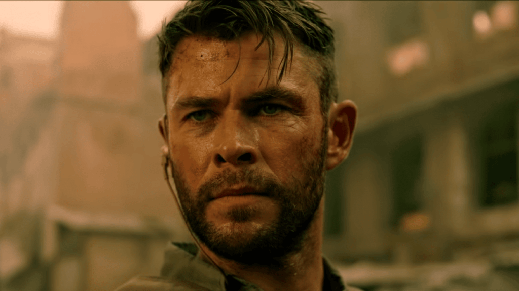 chris hemsworth extraction netflix (1)