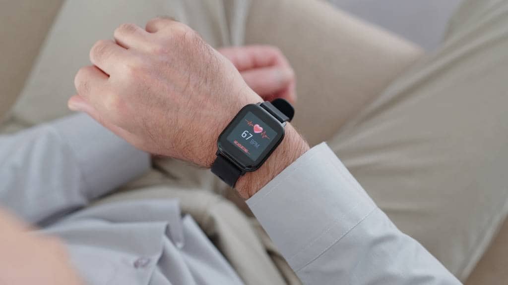 montre connectée santé avec capteur fréquence cardiaque