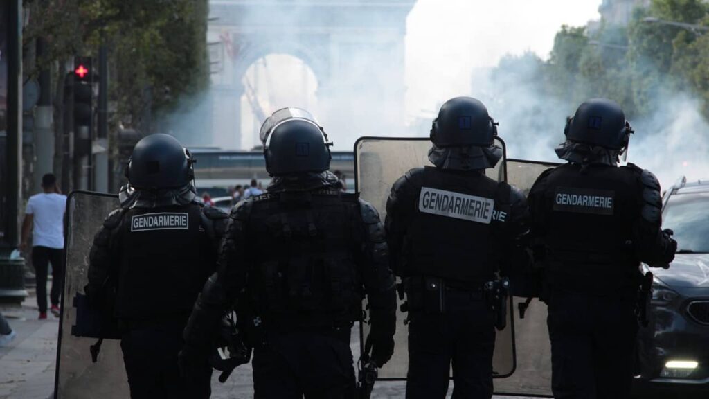 gendarmerie et biens vandalisés durant émeutes (1)