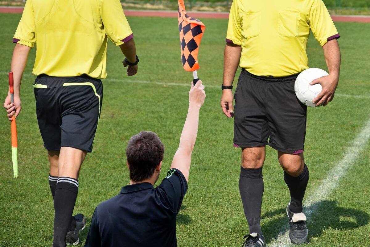 Un fan a endossé le rôle de quatrième arbitre en Bundesliga
