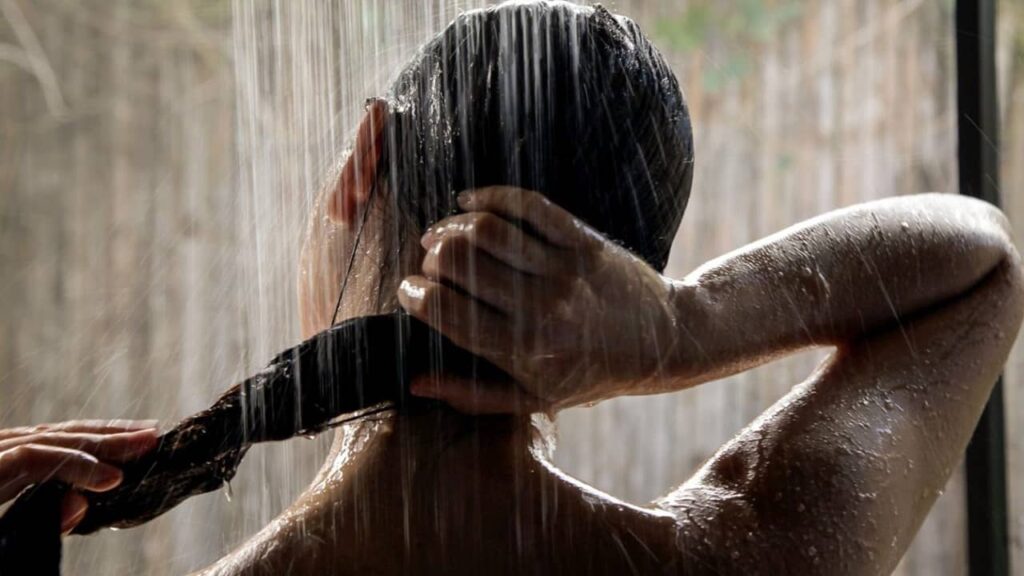 se-laver-les-cheveux-matin (1)