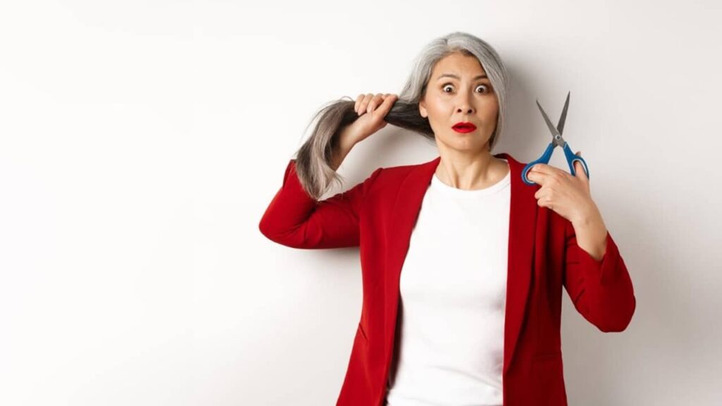 dompter-cheveux-gris-femme (1)