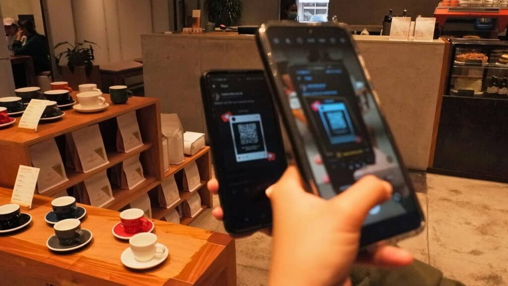 scanner-un-QR-code-smartphone (1)