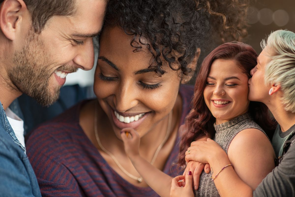 Des couples entretenant des relations amoureuses karmiques.