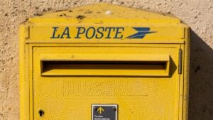 boîtes jaunes de La Poste