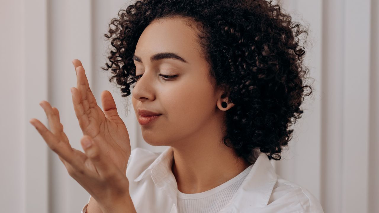 10 manières de sentir bon sans mettre de parfum