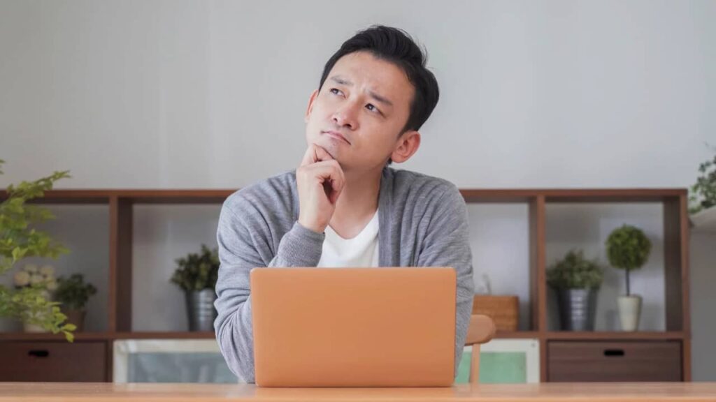 freelance qui travaille à la maison