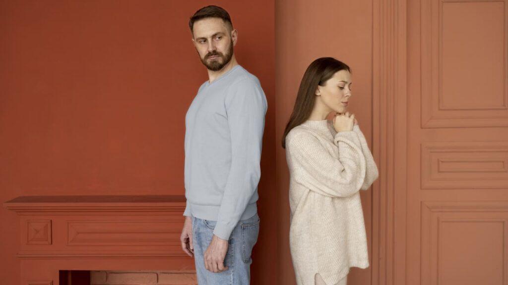 homme femme éloignés distance