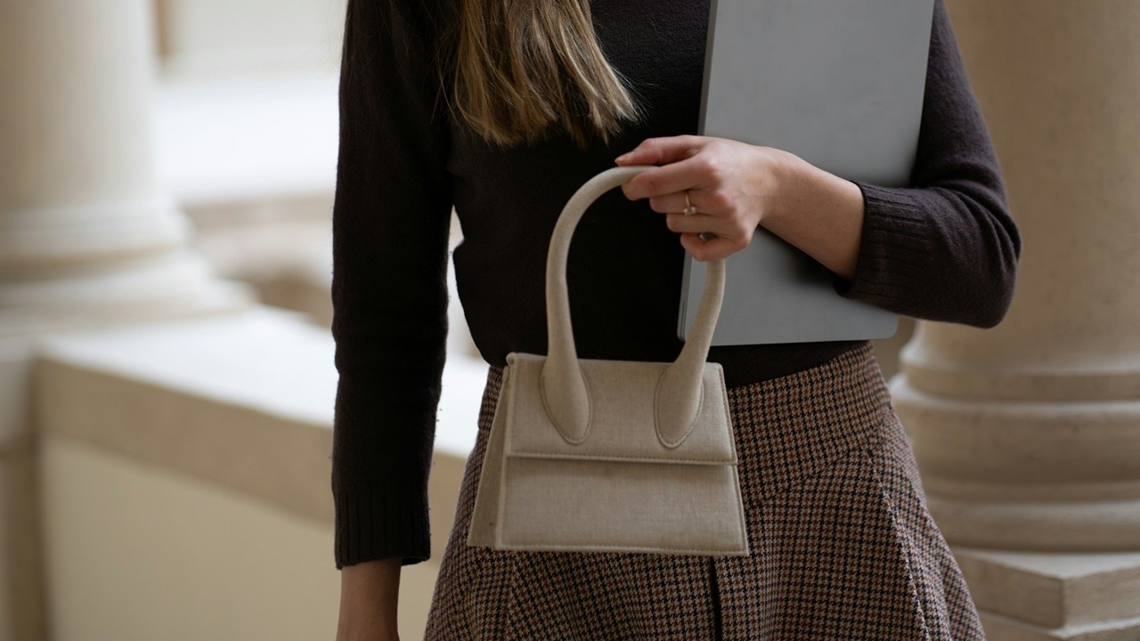 s'habiller-stylé-au-travail-femme