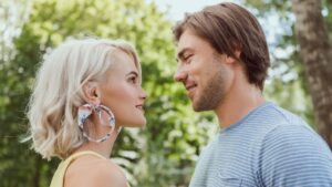 femme de la vie homme amoureux regard