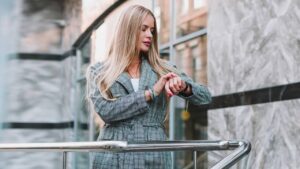 Montres iconiques pour femme : symbole de style et de confiance