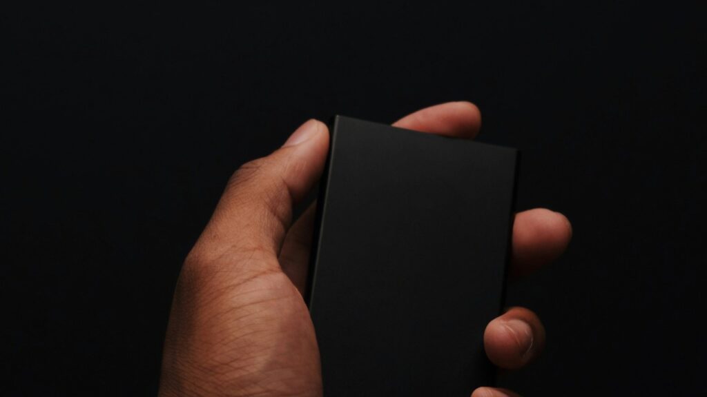 nomophobie-smartphone-fond-noir