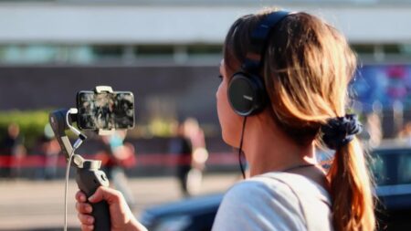 Comment le streaming en direct redéfinit la connexion : des scènes locales aux publics mondiaux Comment le streaming en direct redéfinit la connexion : des scènes locales aux publics mondiaux