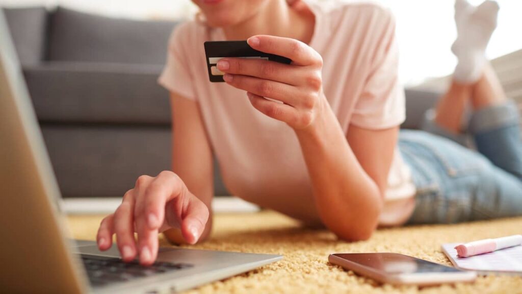 Vous dépensez trop en ligne ? Conseils pour garder le contrôle de vos finances