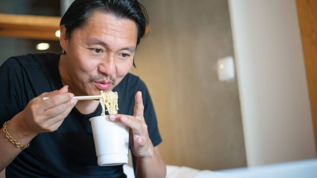 manger-nouilles-instantanées (1)