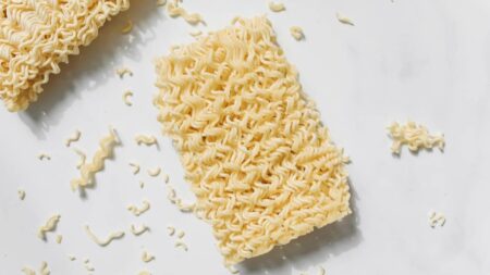 Les nouilles instantanées : pourquoi sont-elles considérées comme de la malbouffe ? nouilles-instantanées-décryptage (1)