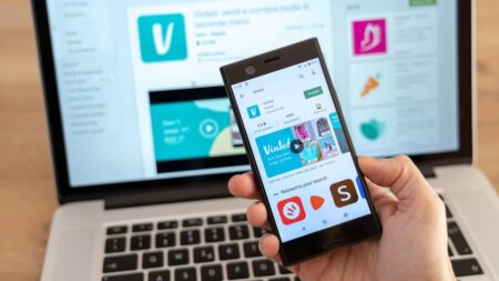 Comment annuler une vente sur Vinted : démarches, conditions et solutions vinted vetements ordinateur application