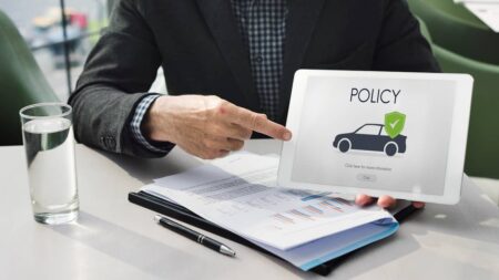 Jeune conducteur : comment décrypter un contrat d’assurance sans se faire piéger assurance auto voiture