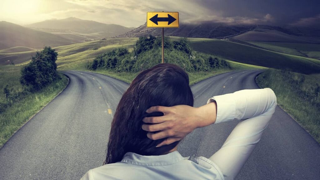 femme deux routes