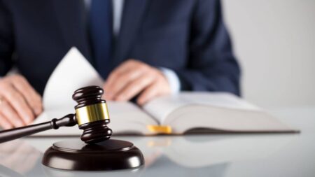 Réintégration suite à une mise à pied conservatoire : quels sont vos droits ? droit legal