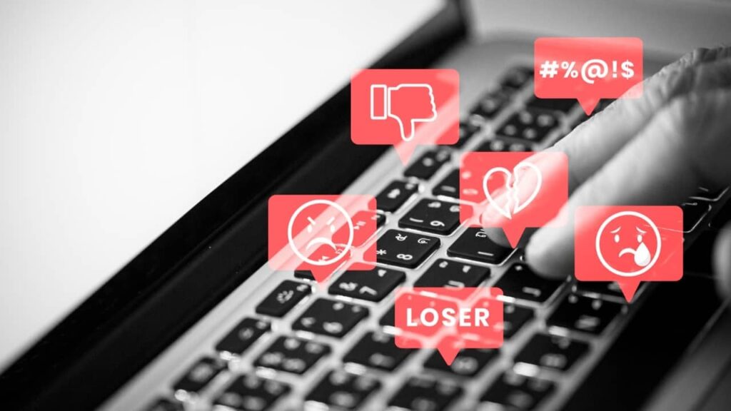 violences-réseaux-sociaux (1)