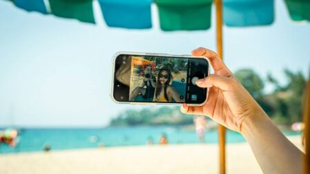 Ce que vos photos révèlent sans que vous le sachiez : comment publier en toute sécurité Photos de vacances en ligne risques (1)