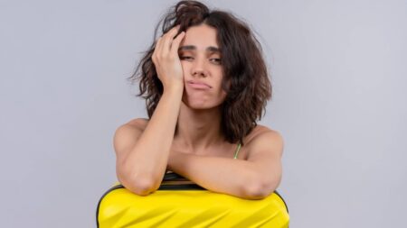 Les vacances sont-elles devenues une source de stress ? Stress après les vacances femme valise (1)