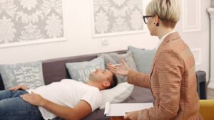 homme consultation hypnose